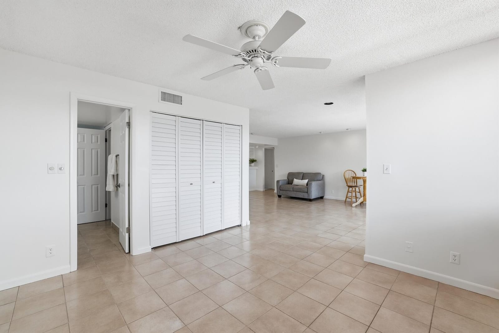 4545 Luxemburg Court 206, Greenacres, FL 33467 photo 9