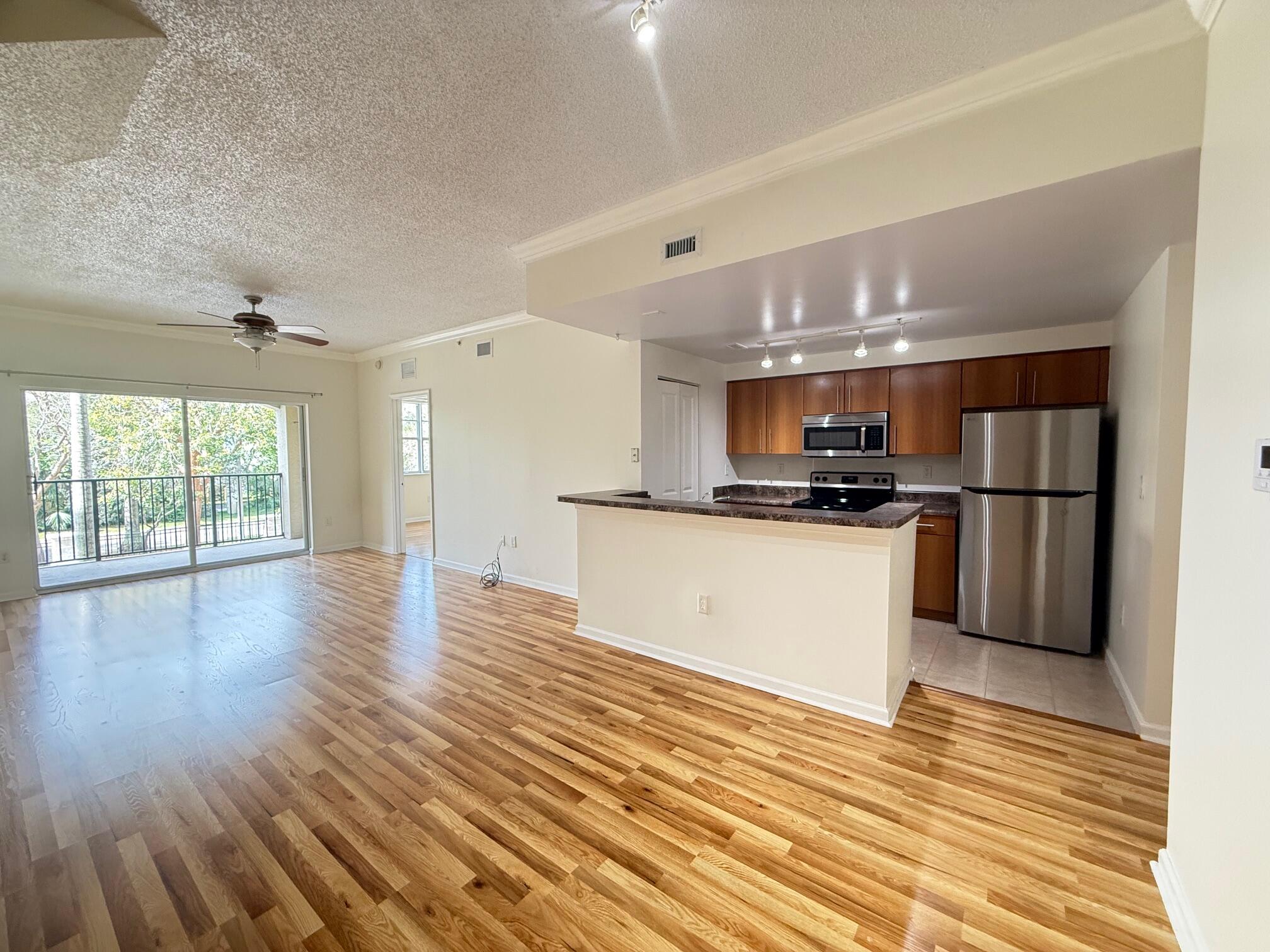 5800 W Sample 207, Coral Springs, FL 33067, Coral Springs
