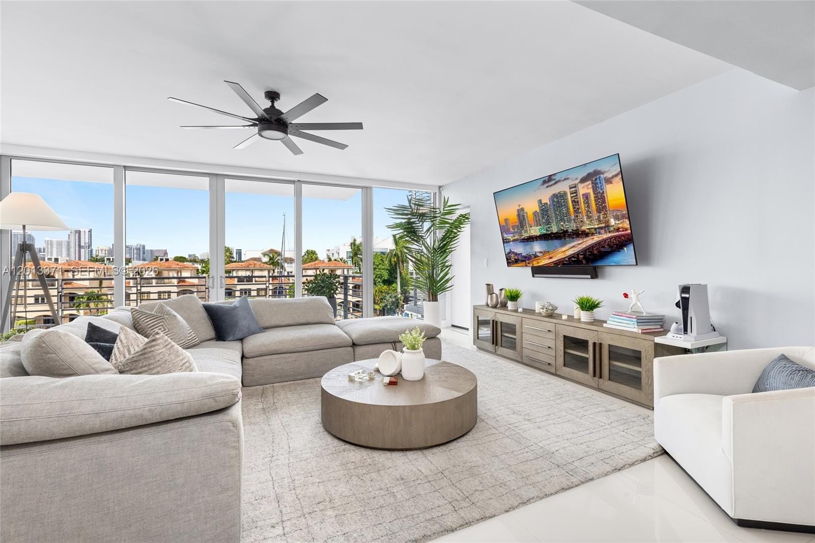 133 Isle Of Venice Drive 4B — photo 3