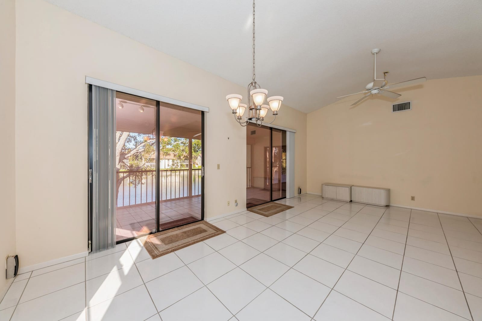 10439 S Circle Lake Drive 201, Boynton Beach, FL 33437 photo 2