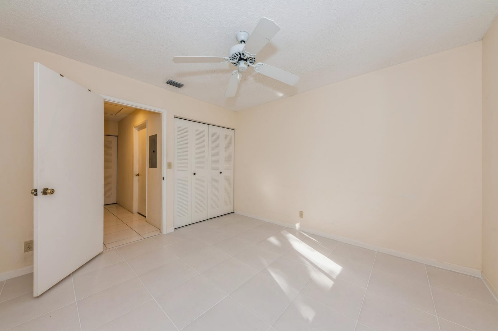 10439 S Circle Lake Drive 201, Boynton Beach, FL 33437 photo 17