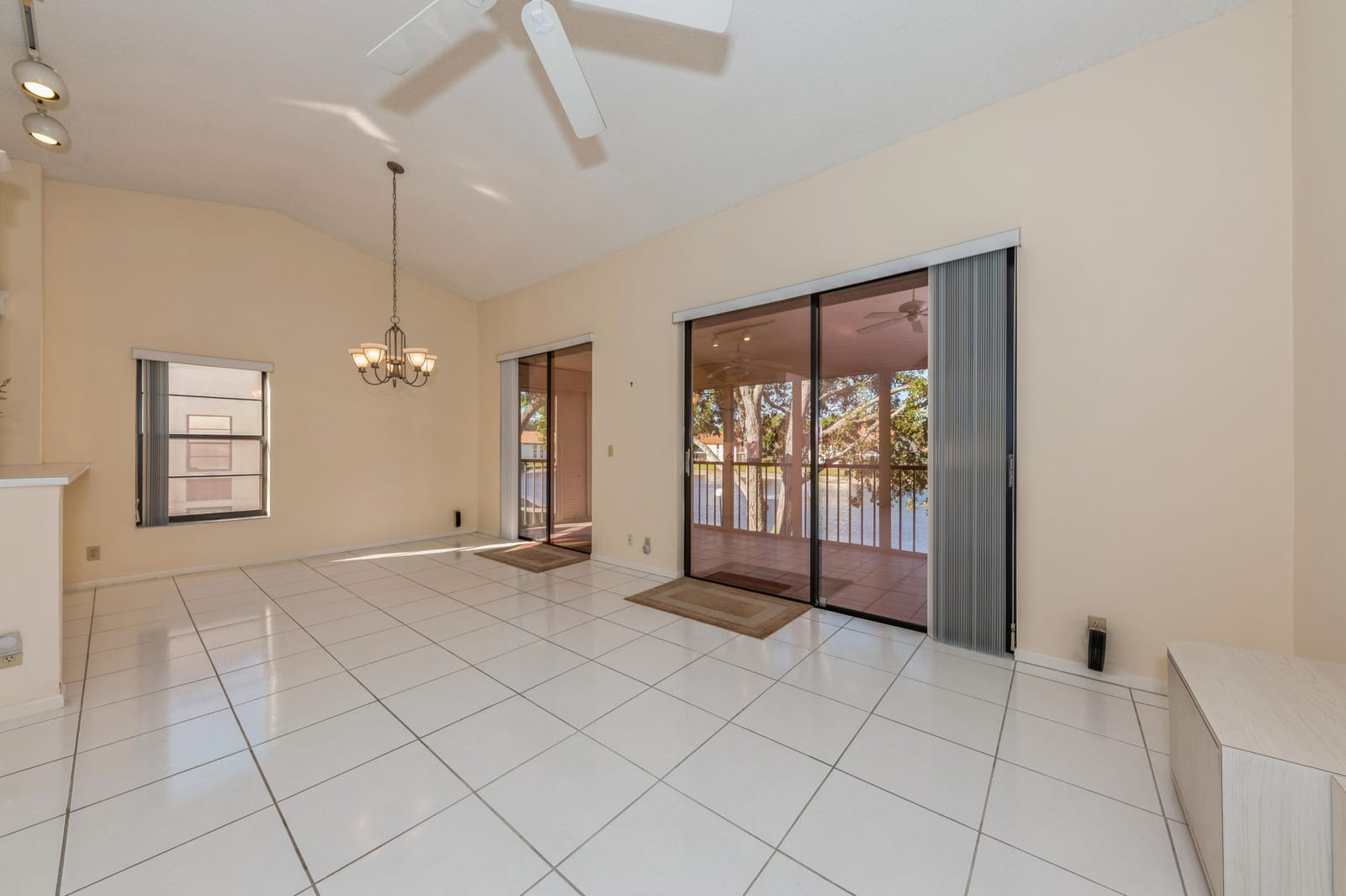 10439 S Circle Lake Drive 201, Boynton Beach, FL 33437 photo 3