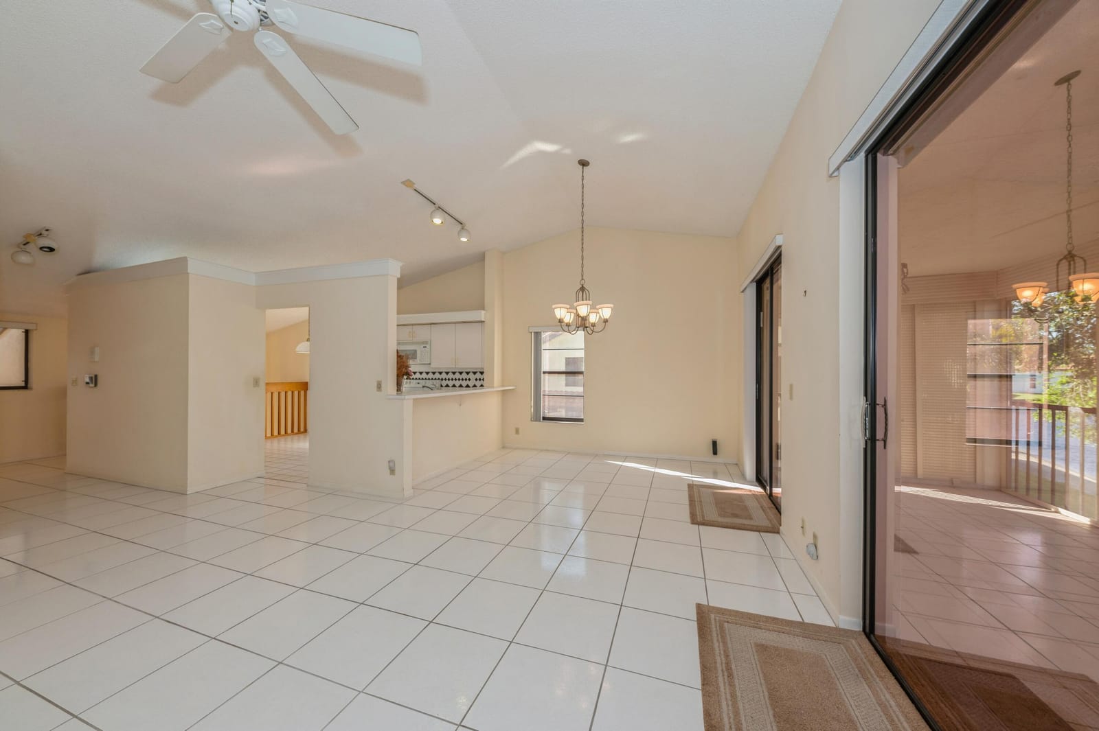 10439 S Circle Lake Drive 201, Boynton Beach, FL 33437 photo 4