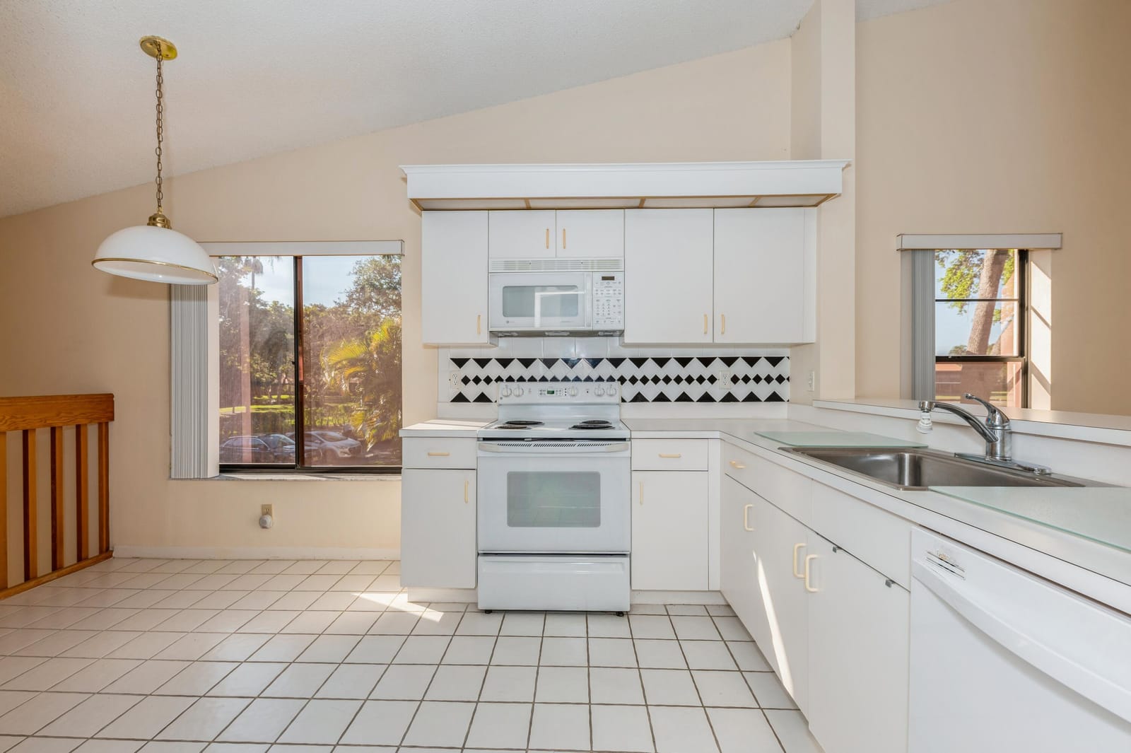10439 S Circle Lake Drive 201, Boynton Beach, FL 33437 photo 8