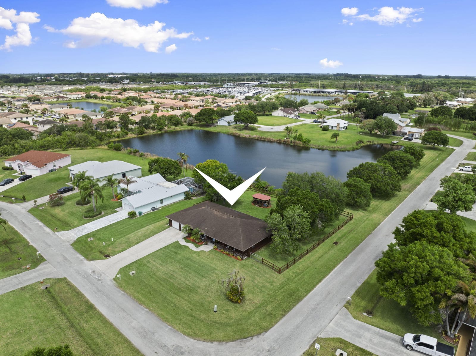 210 Deerwood Lane — photo 4