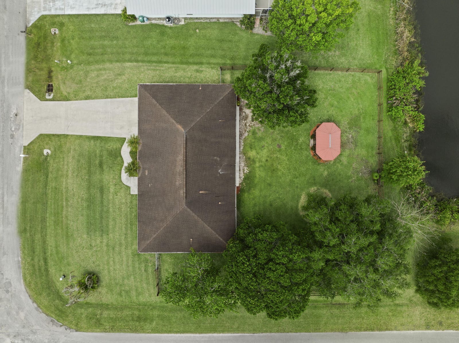 210 Deerwood Lane — photo 5