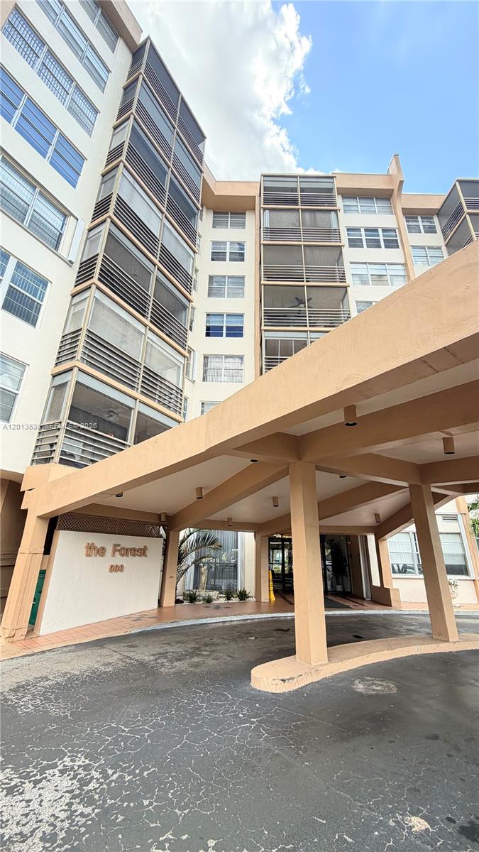 900 Saint Charles Place 520, Pembroke Pines, FL 33026, Pembroke Pines