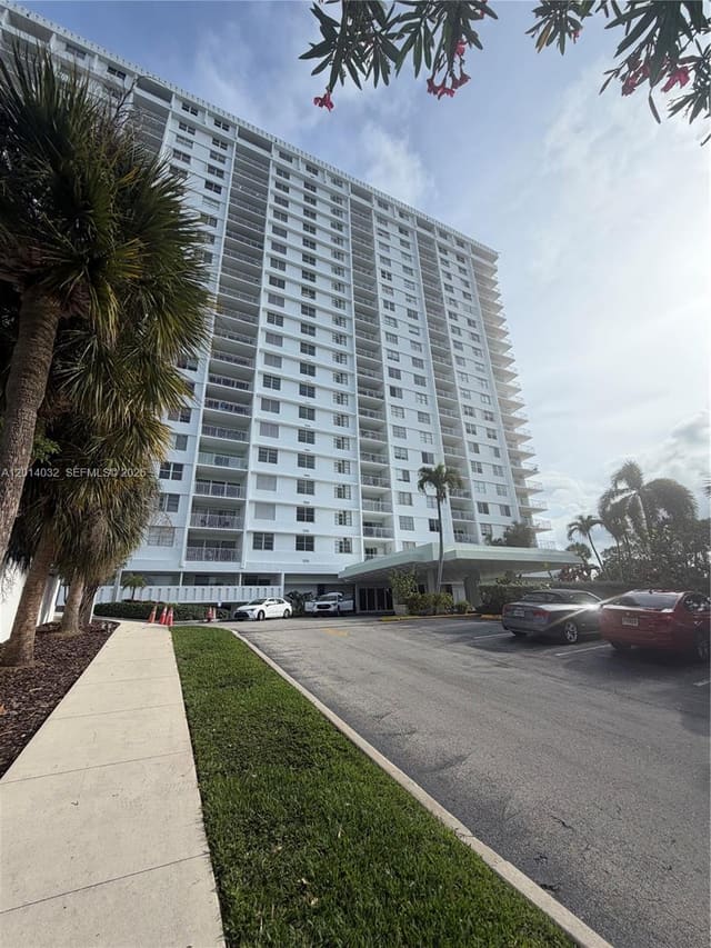 500 Bayview Drive 1631, Arlen House West, Sunny Isles Beach, FL