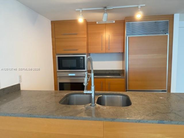 475 Brickell Avenue 2411, Miami, FL 33131, Miami