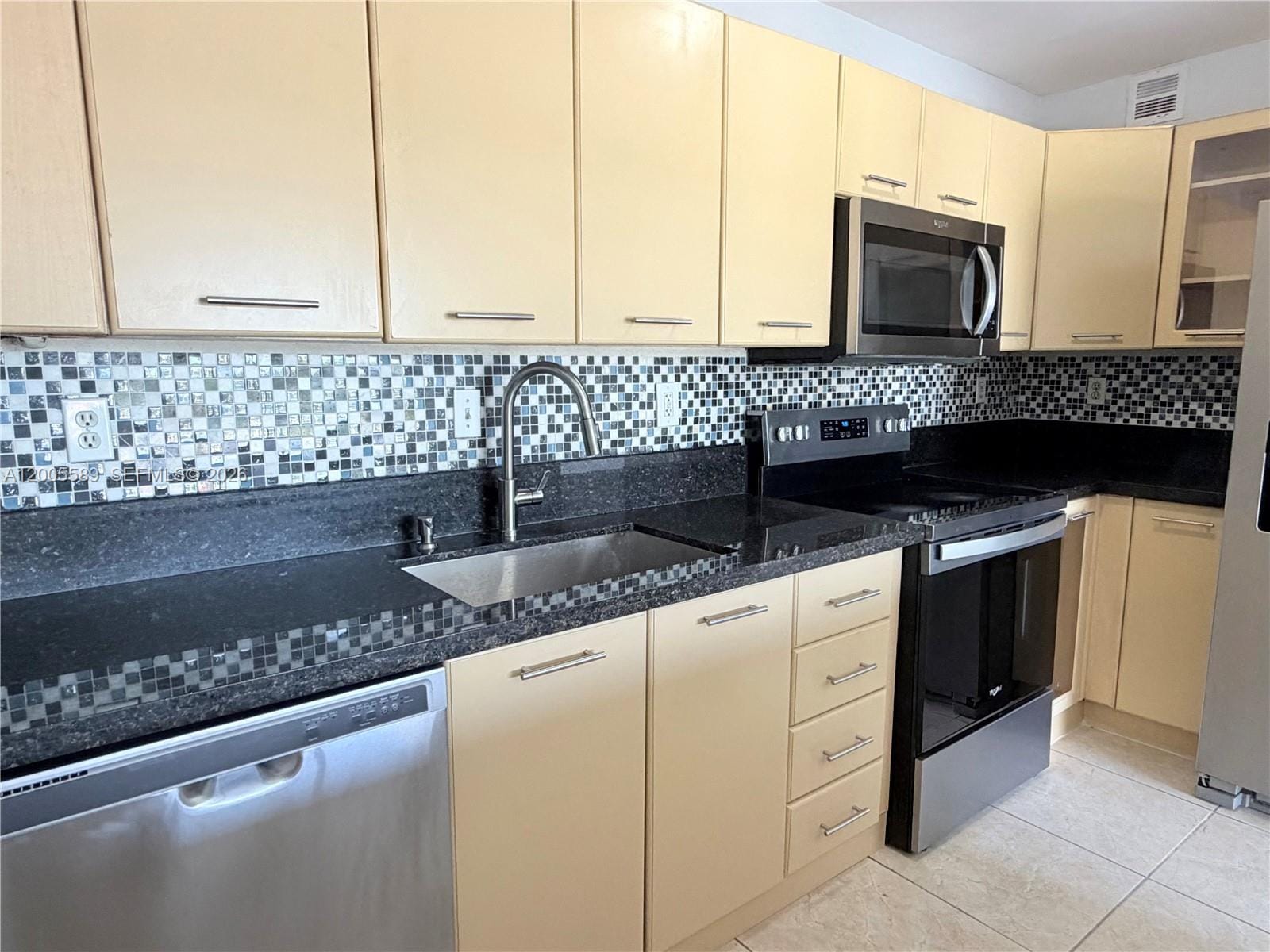 505 S Pine Island Road 208B, Plantation, FL 33324 photo 2
