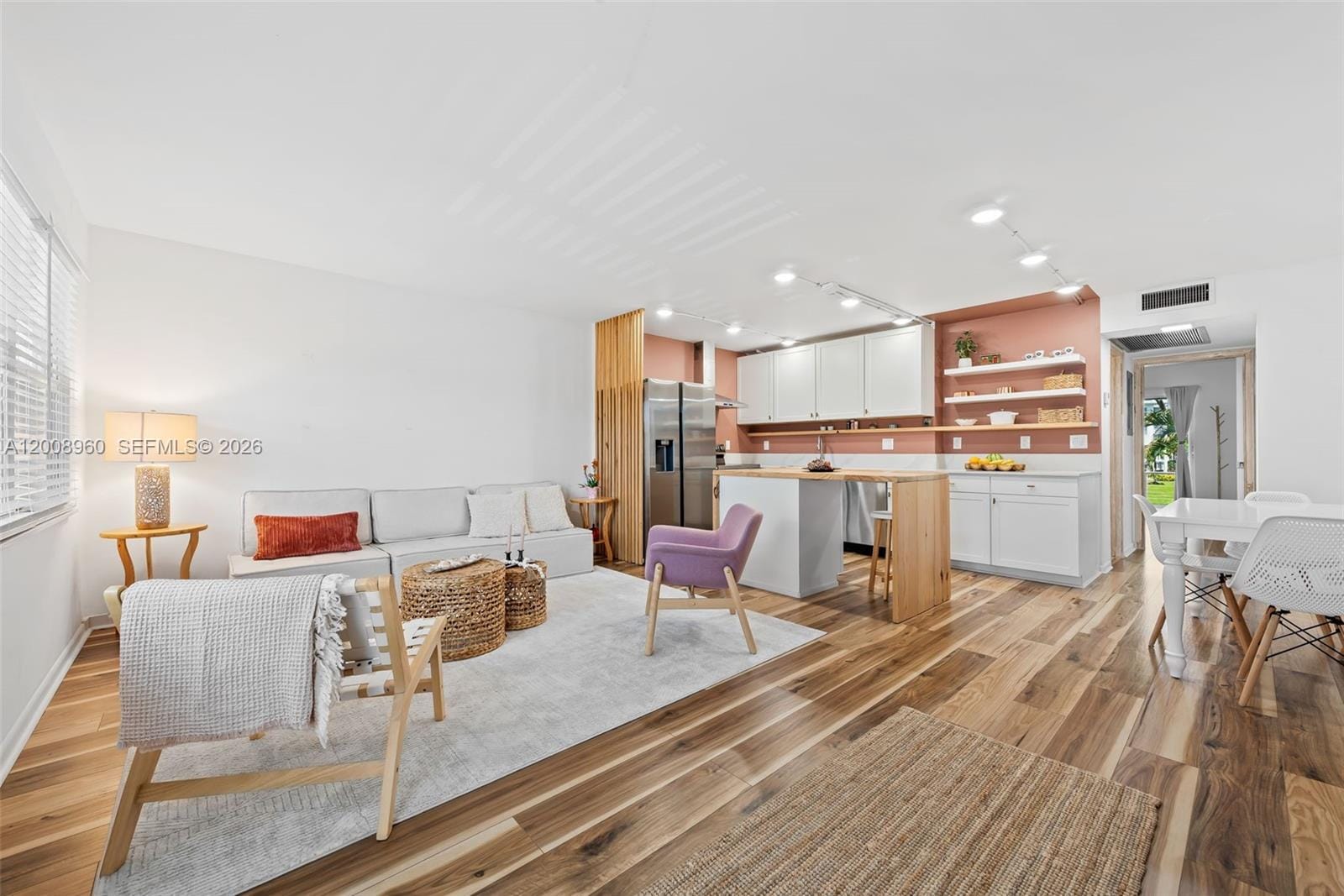 2130 Cambridge F 2130 — photo 1