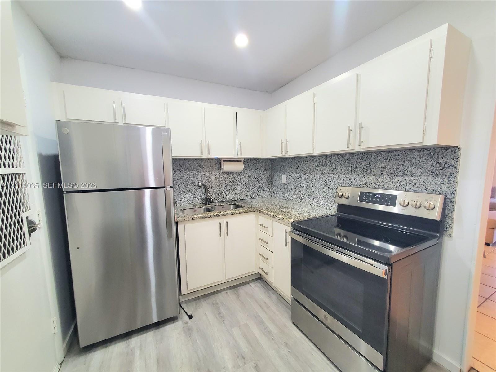 16801 NE 13th Avenue 314, Miami, FL 33162 photo 2
