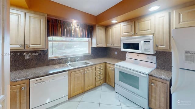 9541 Sunrise Lakes Boulevard 204, sold in Sunrise Lakes Phase3, Sunrise, FL