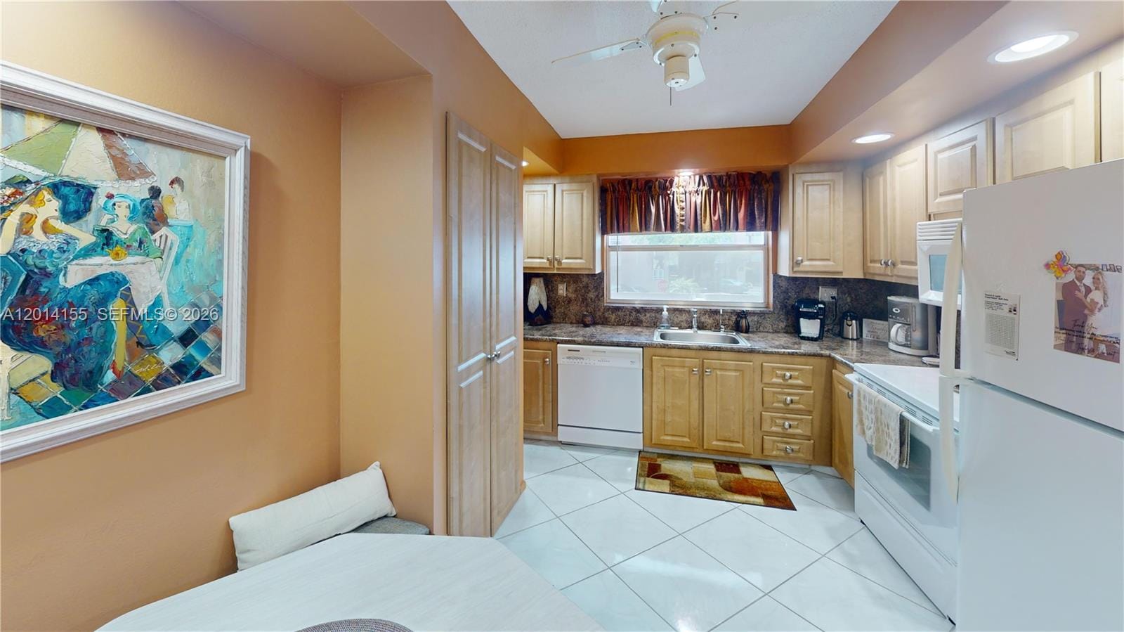 9541 Sunrise Lakes Boulevard 204 — photo 4