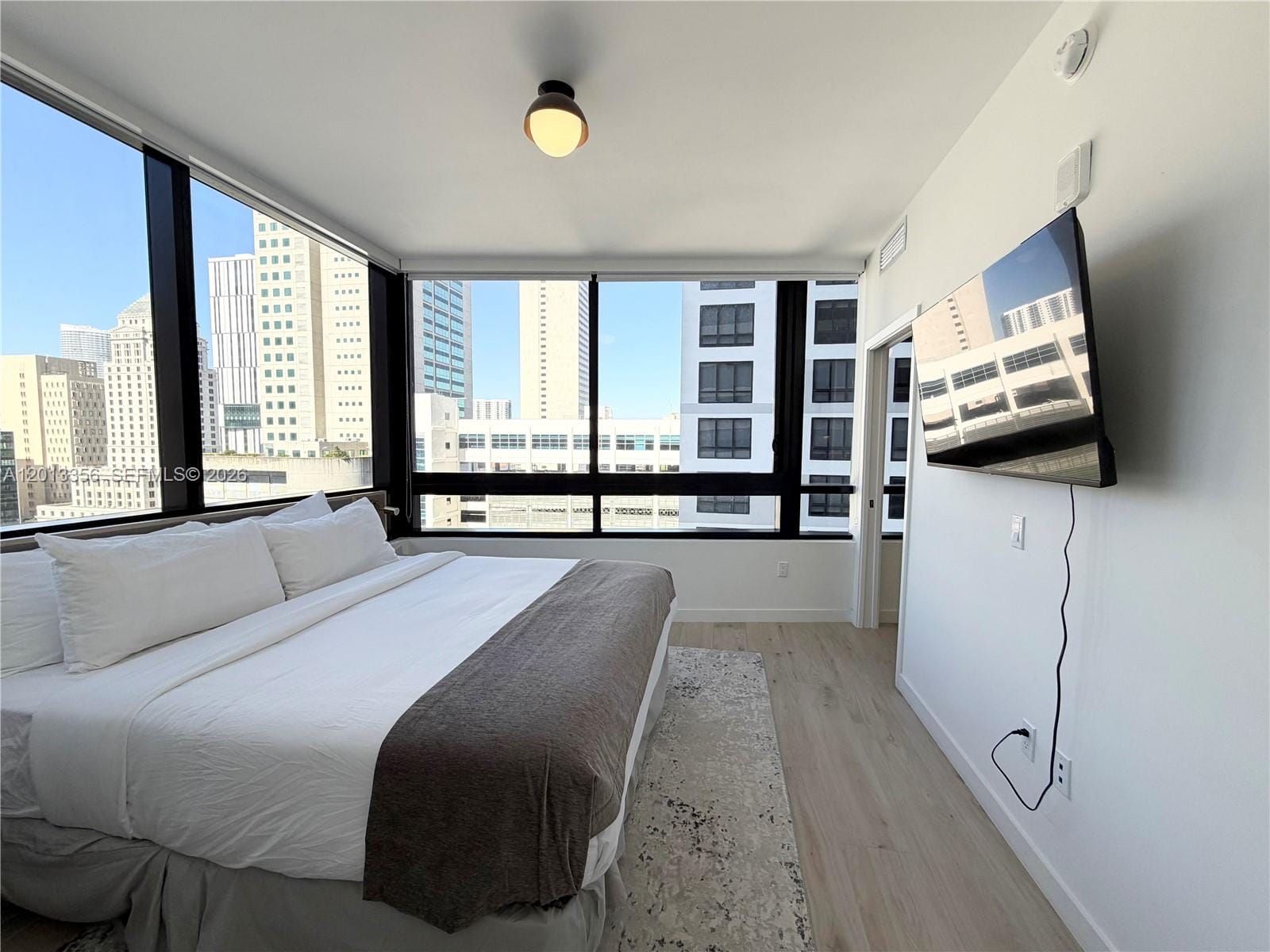 225 N Miami Avenue 1412 — photo 11