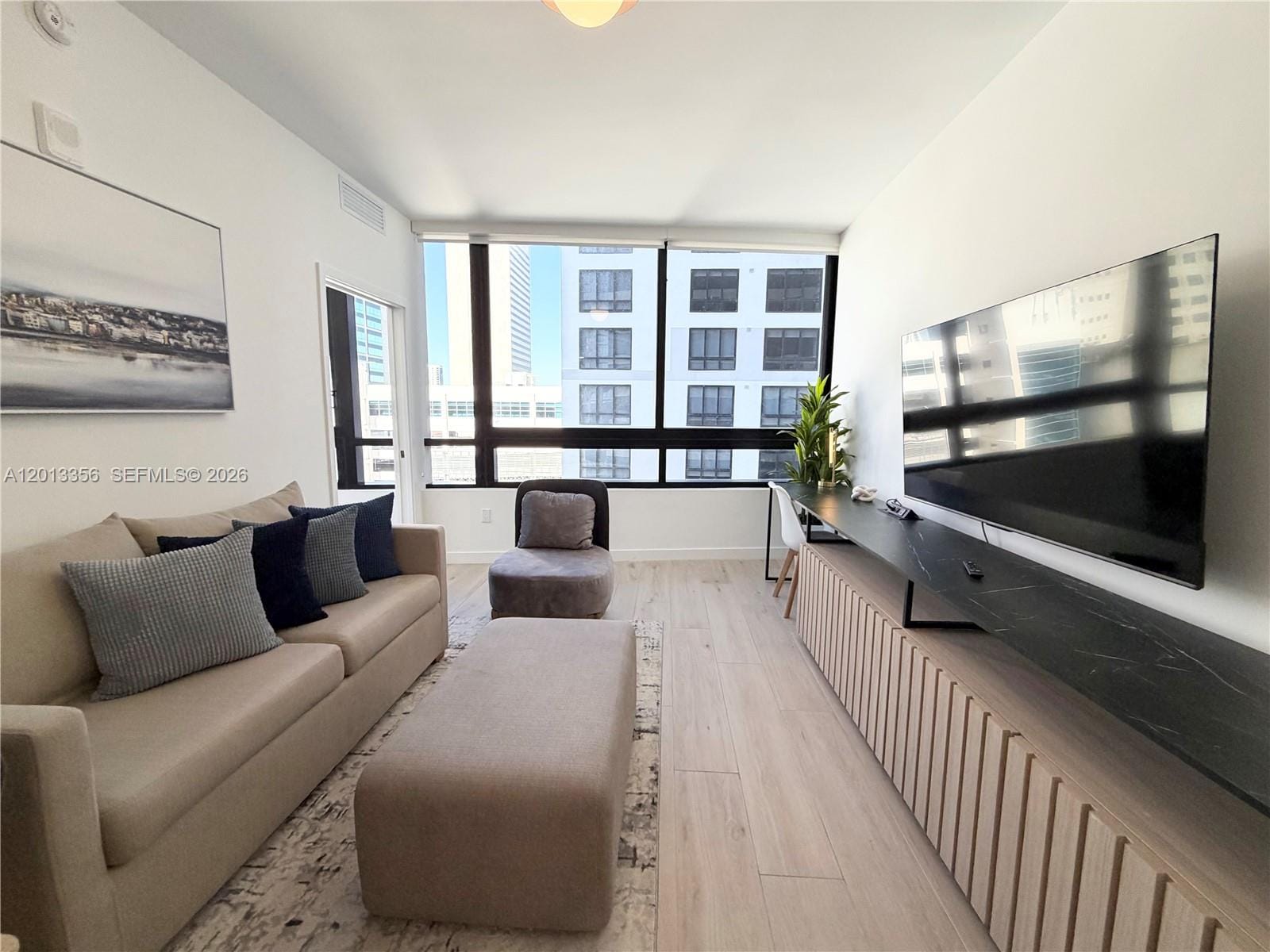 225 N Miami Avenue 1412 — photo 7