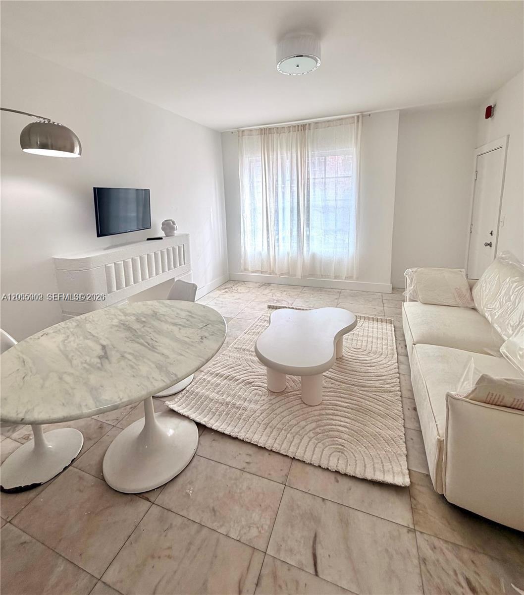 801 8th Street 104, Miami Beach, FL 33139, Miami Beach