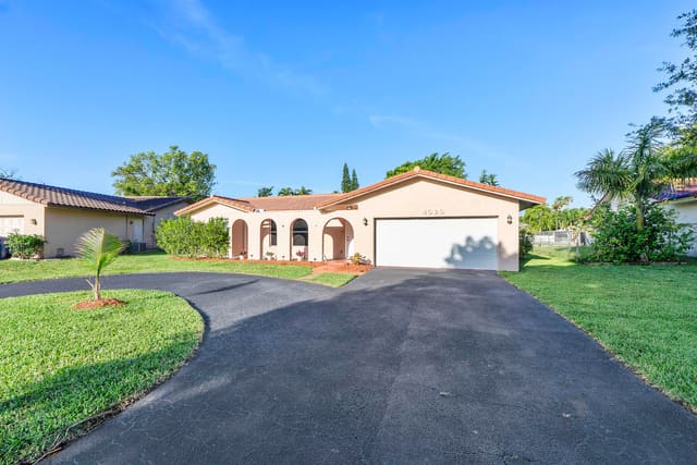4020 NW 113th Avenue, sold in Glenwood Subdivision, Coral Springs, FL
