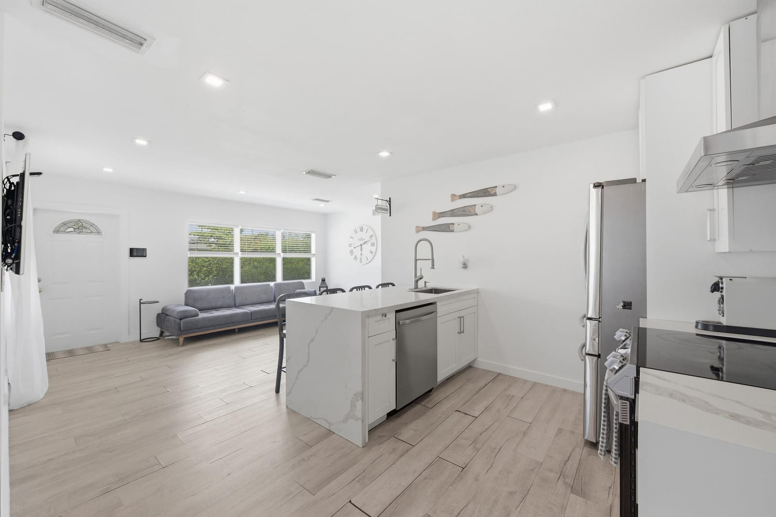 330 NE 59th Court — photo 8