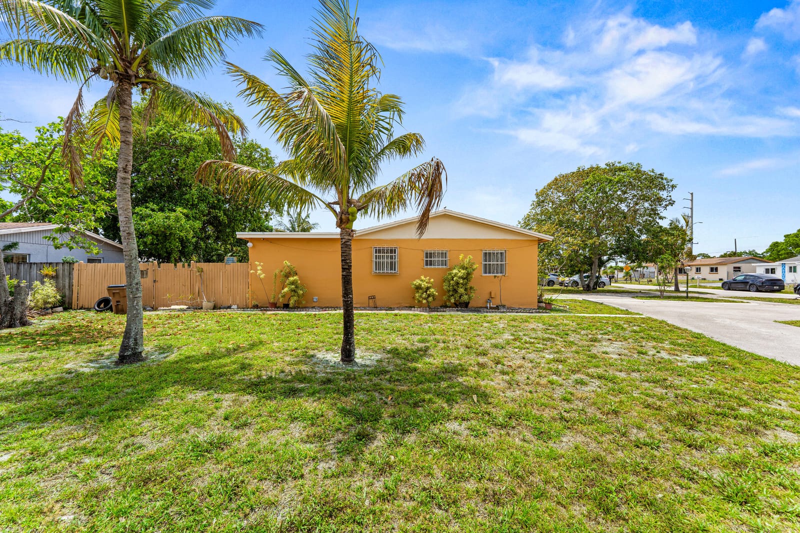 610 SW 10th Court, Deerfield Beach, FL 33441 photo 3