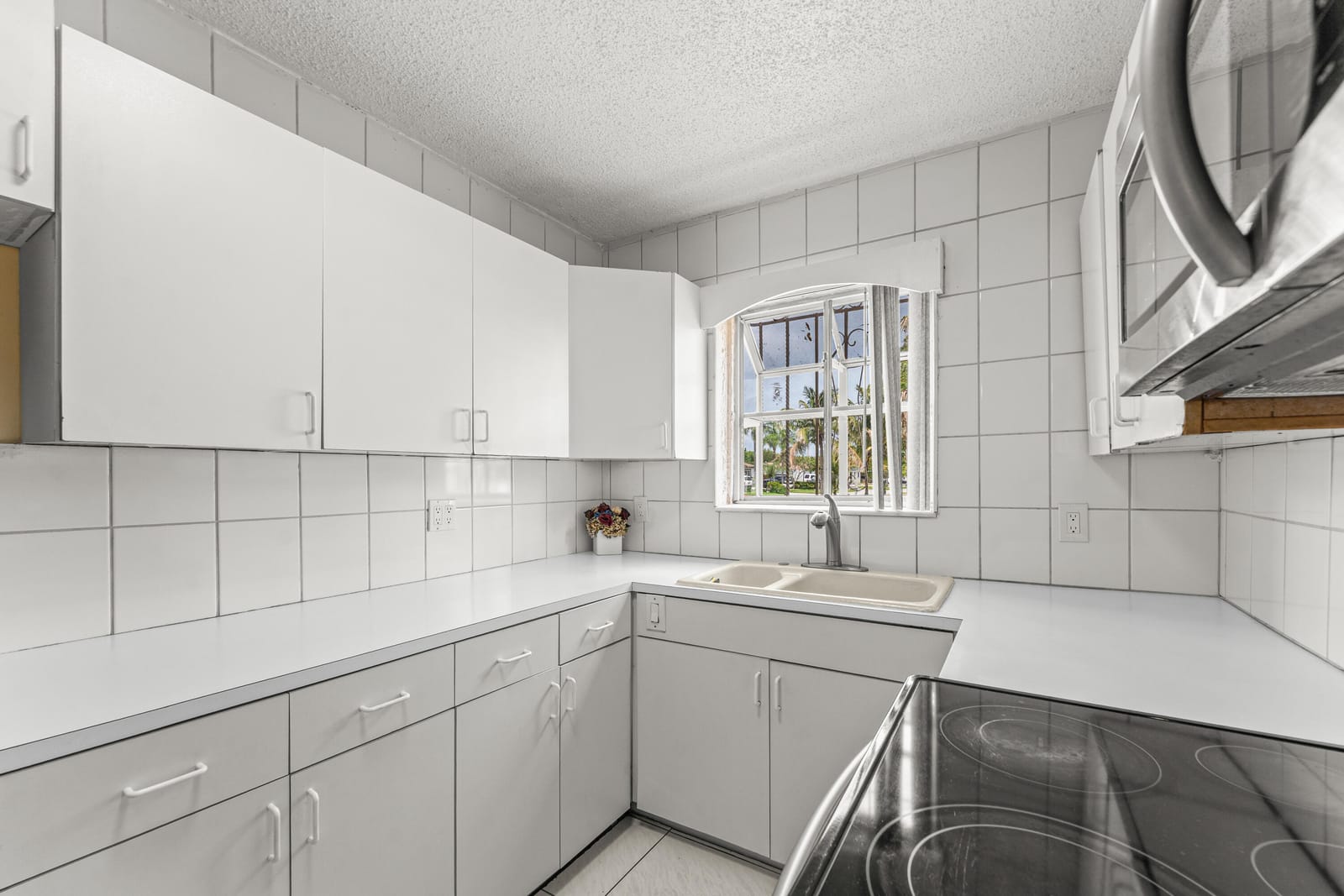610 SW 10th Court, Deerfield Beach, FL 33441 photo 7