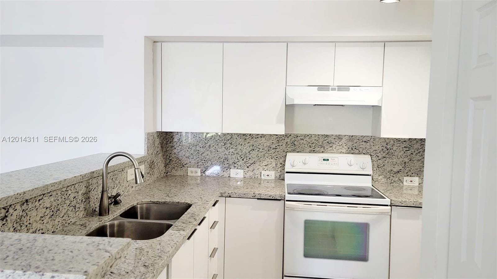 11155 SW 5th Place 203 — photo 7