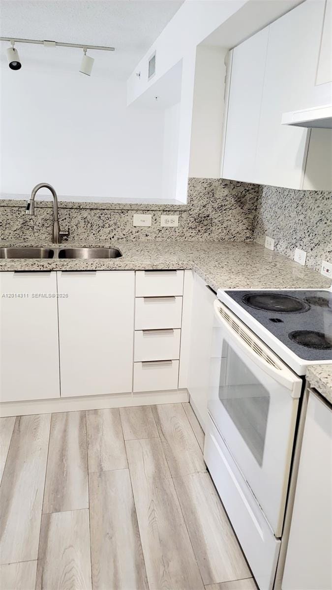 11155 SW 5th Place 203 — photo 8