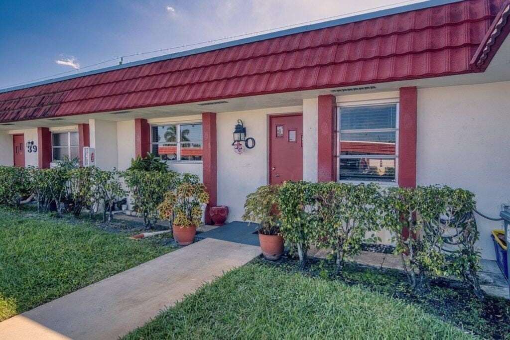 5800 W Fernley Dr Drive W 40, Greenacres, FL 33415 photo 4