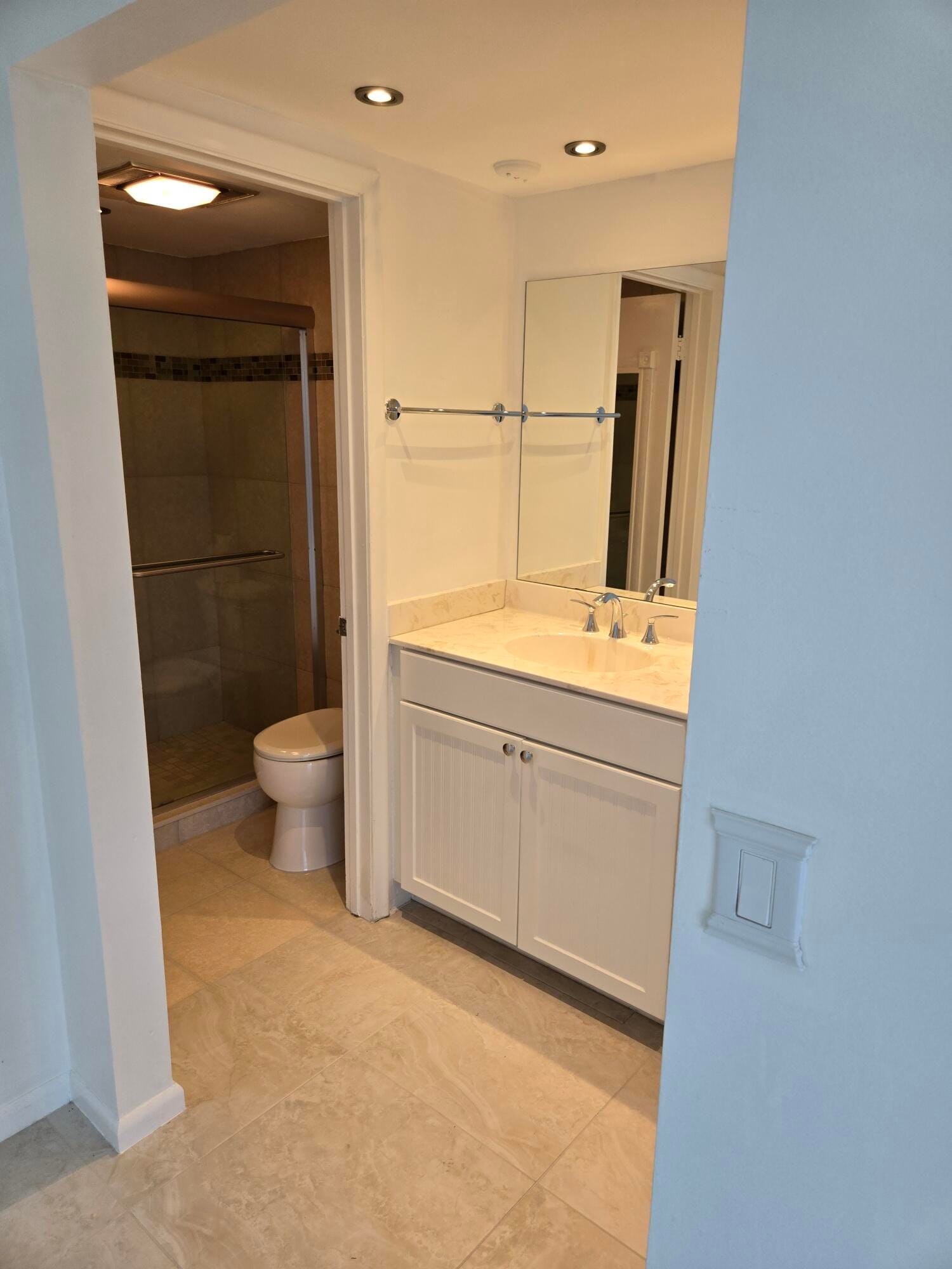 208 Wellington E 208, West Palm Beach, FL 33417 photo 13