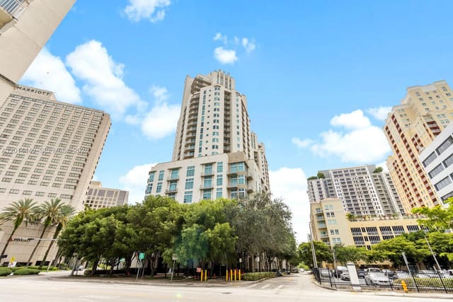 9055 SW 73rd Court 1506, Miami, FL 33156