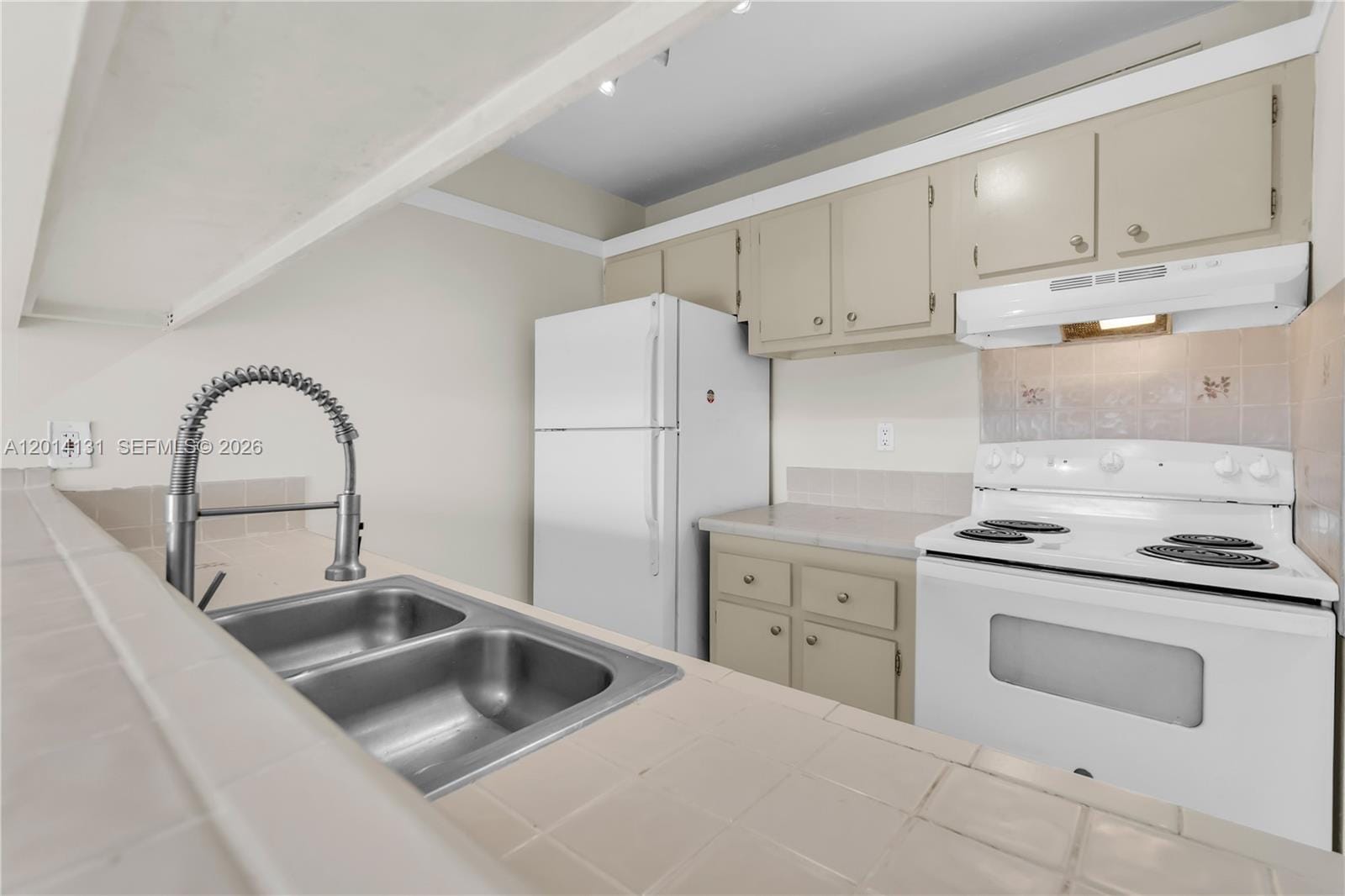 8002 SW 149th Avenue B411 — photo 12