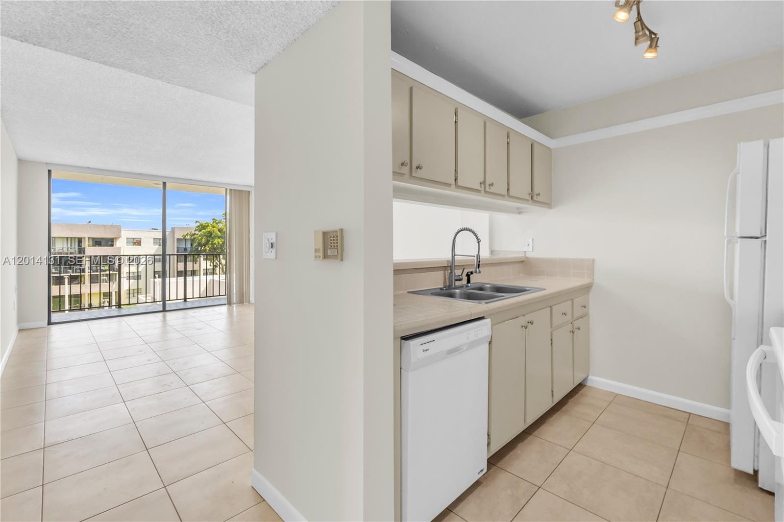 8002 SW 149th Avenue B411, Miami, FL 33193 photo 13