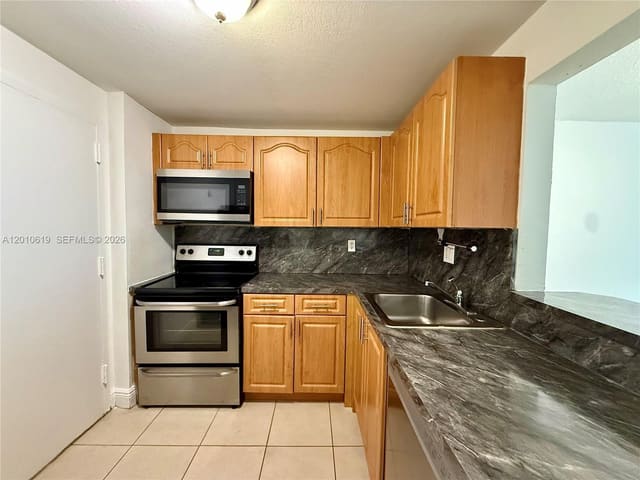 9143 SW 77th Avenue B109, Miami, FL 33156