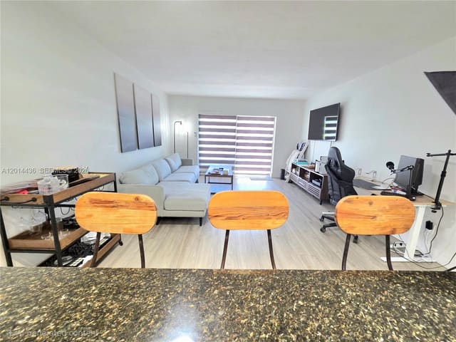 7477 SW 82nd Street C115, Dadeland Capri, Miami, FL