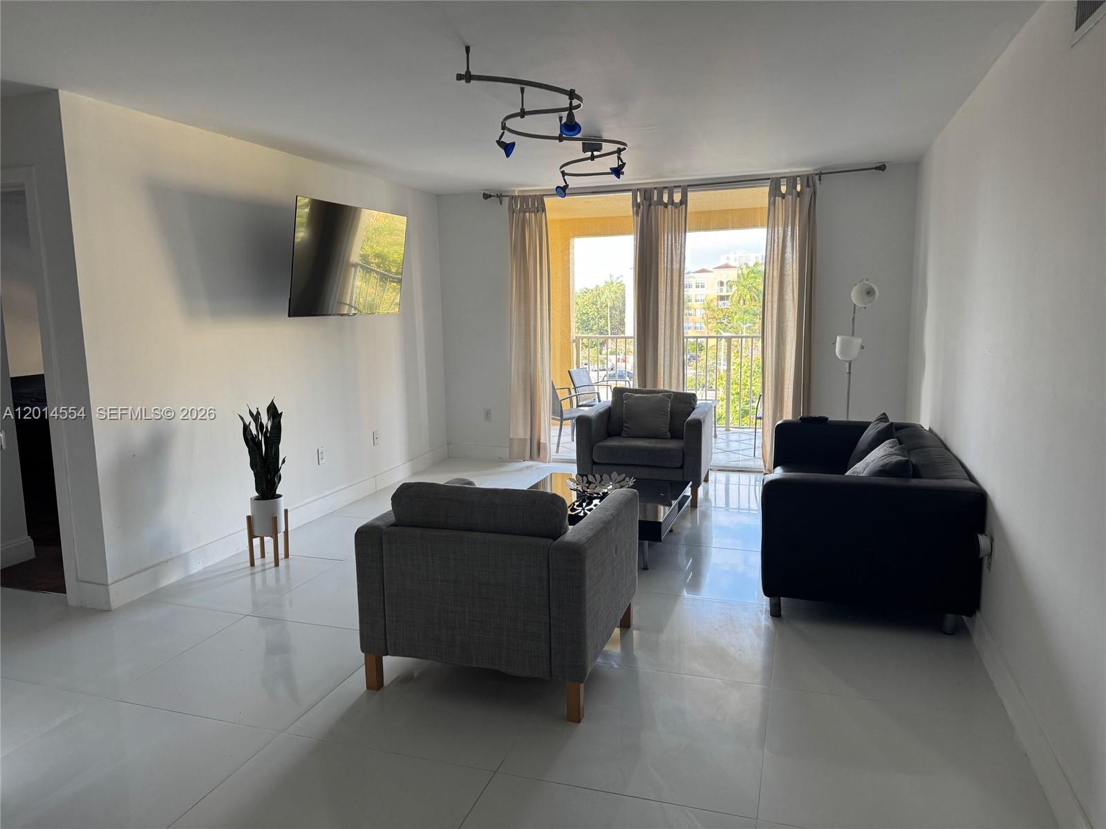 19555 E Country Club Drive 8507, Aventura, FL 33180, Aventura