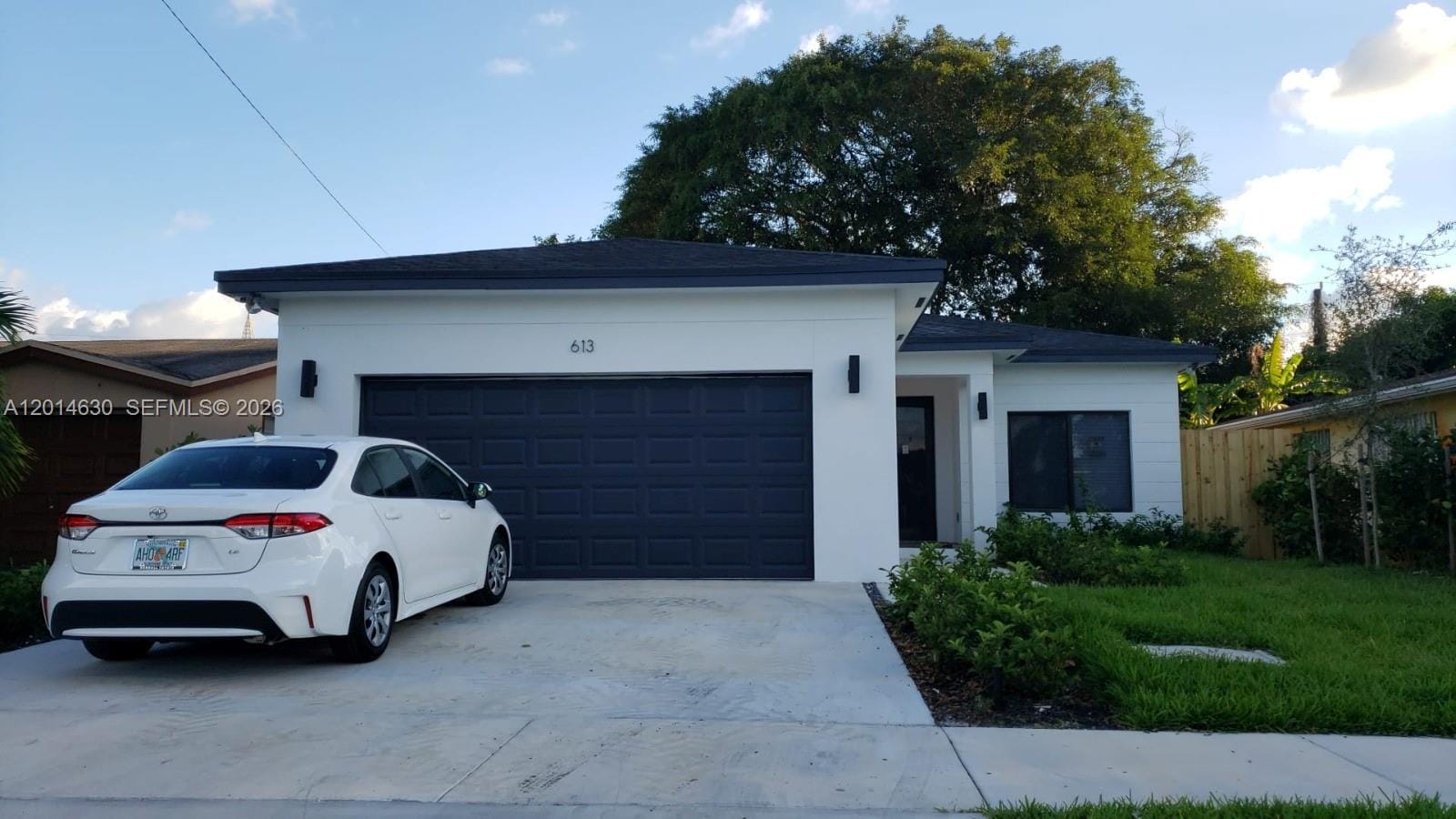 613 NW 10th Street, Hallandale Beach, FL 33009 photo 2