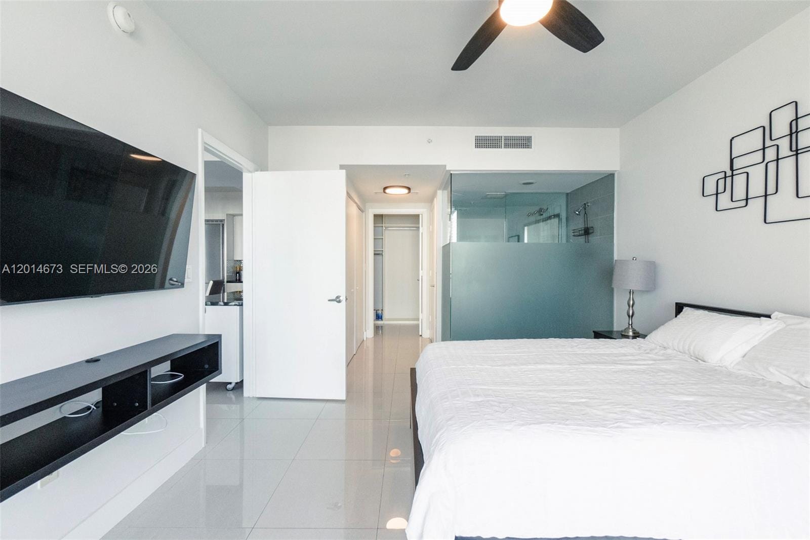 92 SW 3rd Street 1812, Miami, FL 33130 photo 2