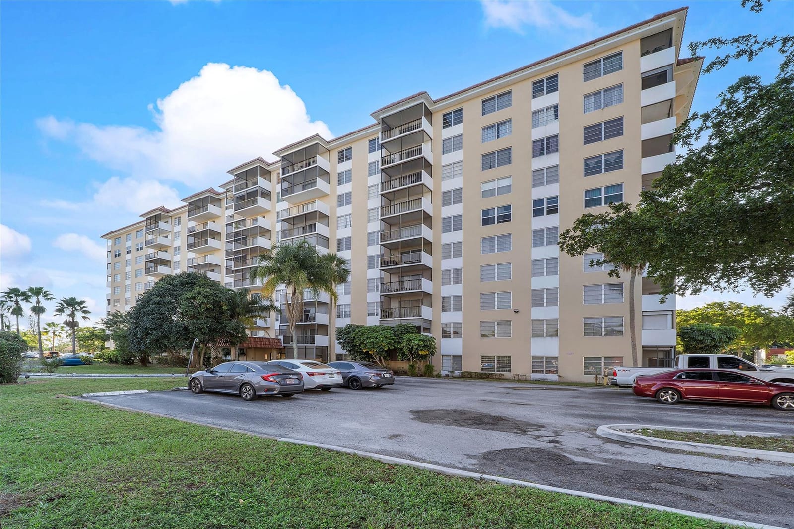4174 Inverrary Drive 1002, Lauderhill, FL 33319 photo 2