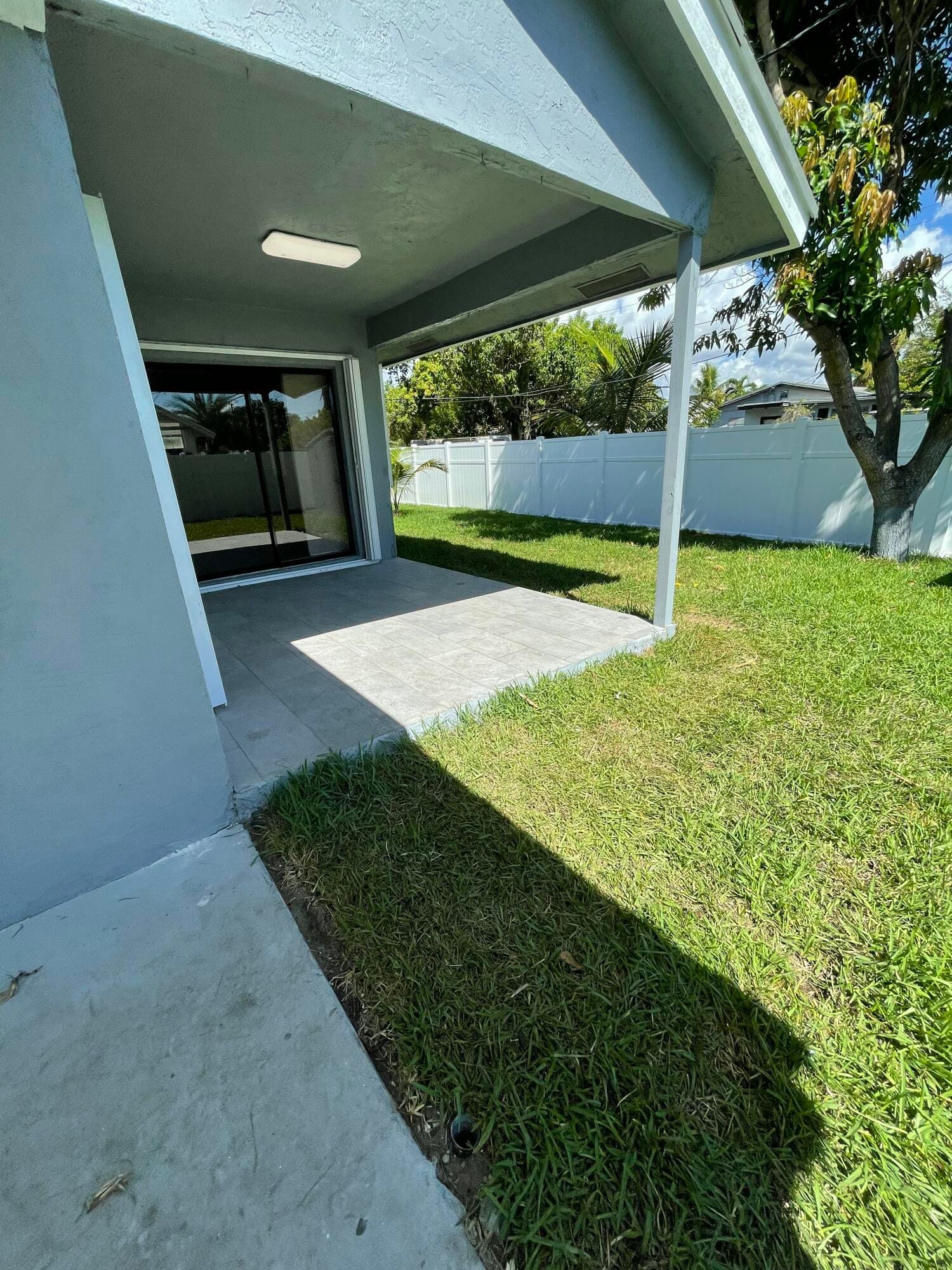 378 NW 2nd Way — photo 6