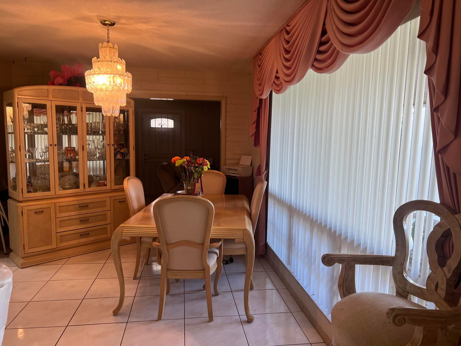 7904 Embassy Boulevard 7904 — photo 3