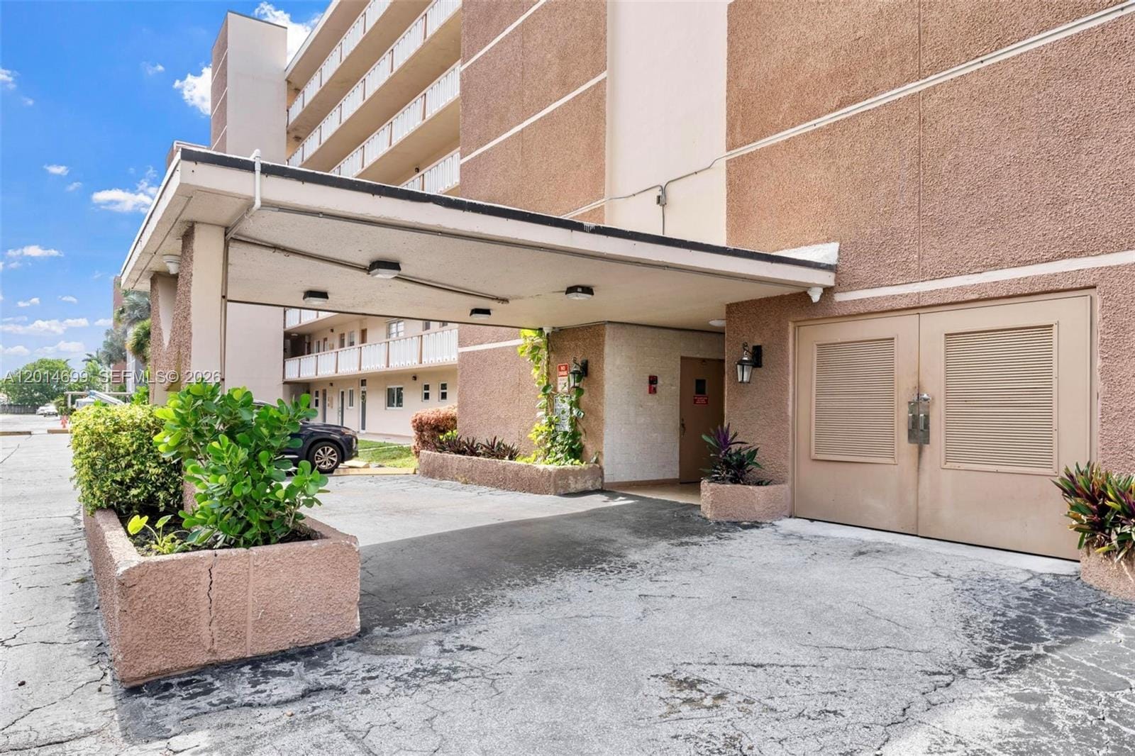 609 NE 14th Avenue 405, Hallandale Beach, FL 33009 photo 3