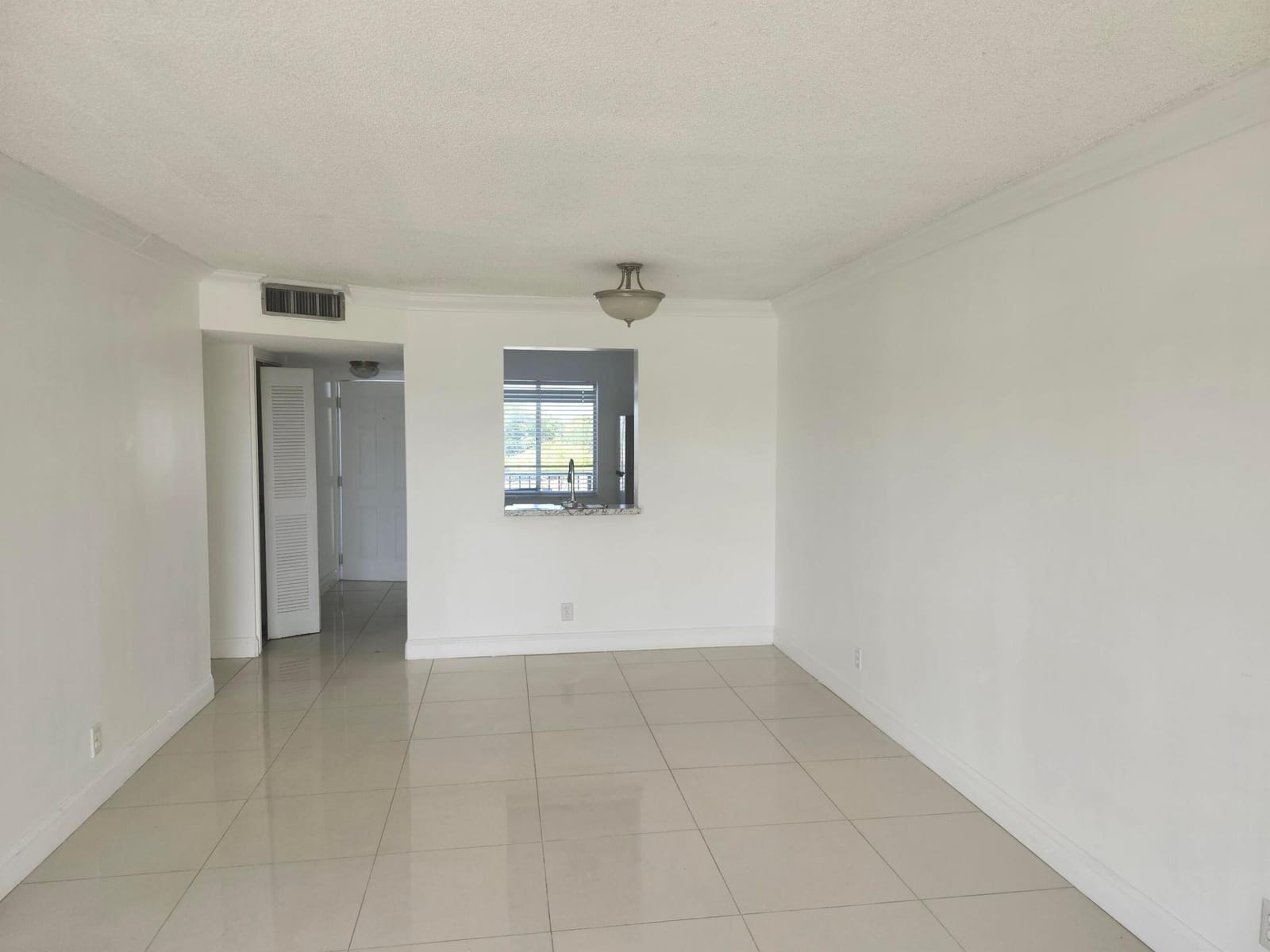 8600 N Sherman Circle N 408 — photo 4