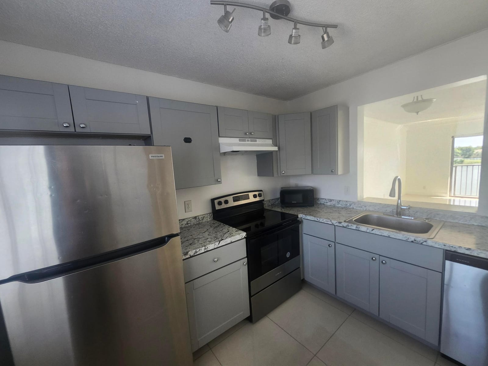 8600 N Sherman Circle N 408 — photo 7