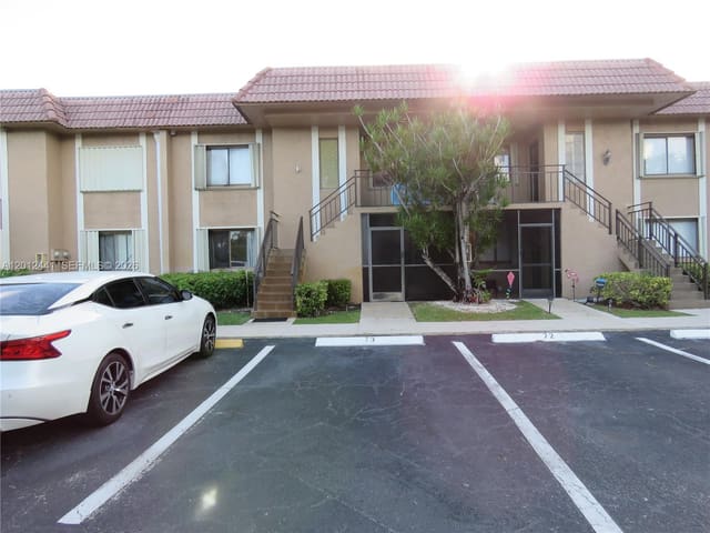 205 Lakeview Drive 102, sold in Racquet Club Apartments A, Weston, FL