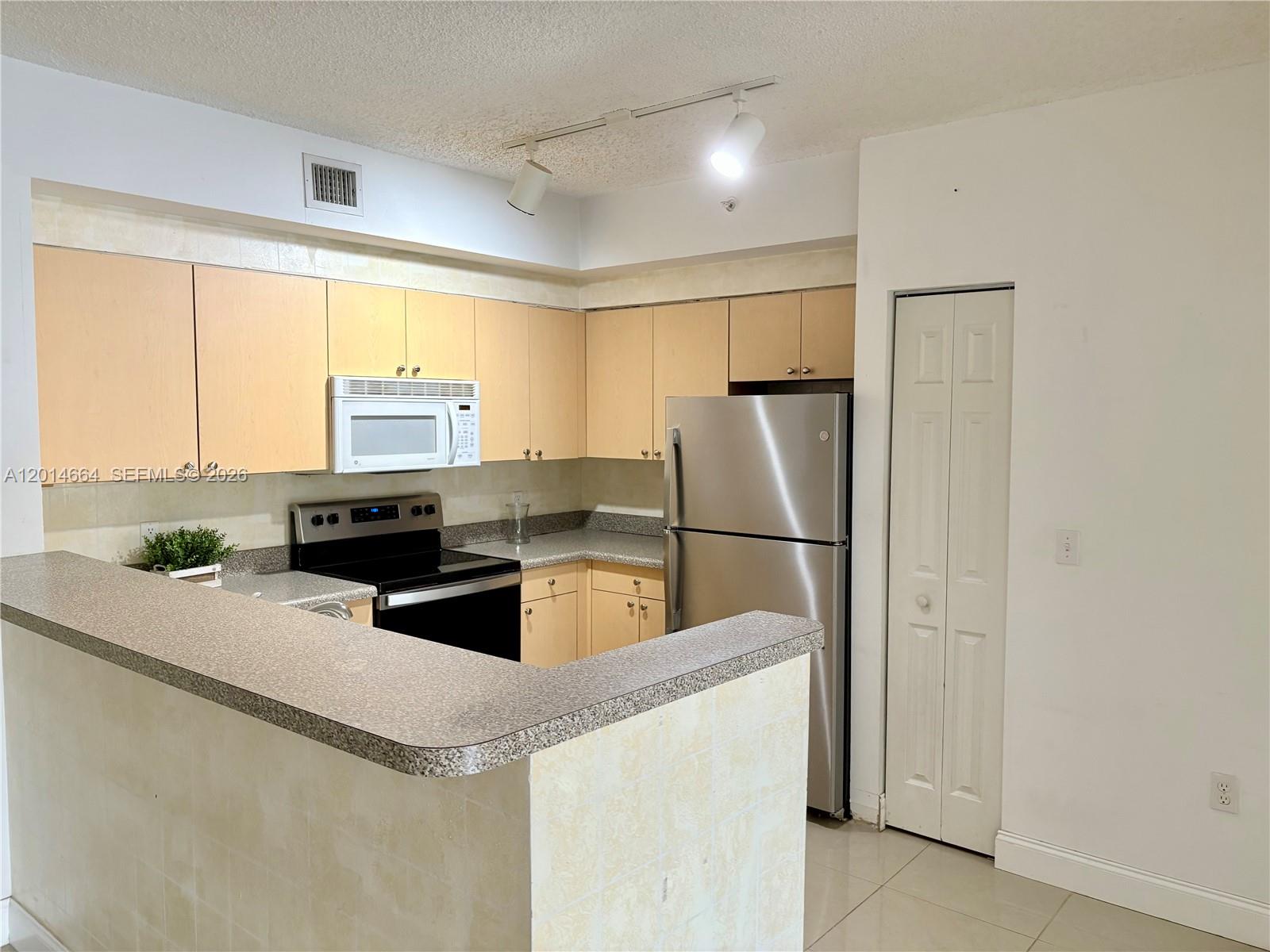 8030 N Nob Hill Road 105, Tamarac, FL 33321, Tamarac