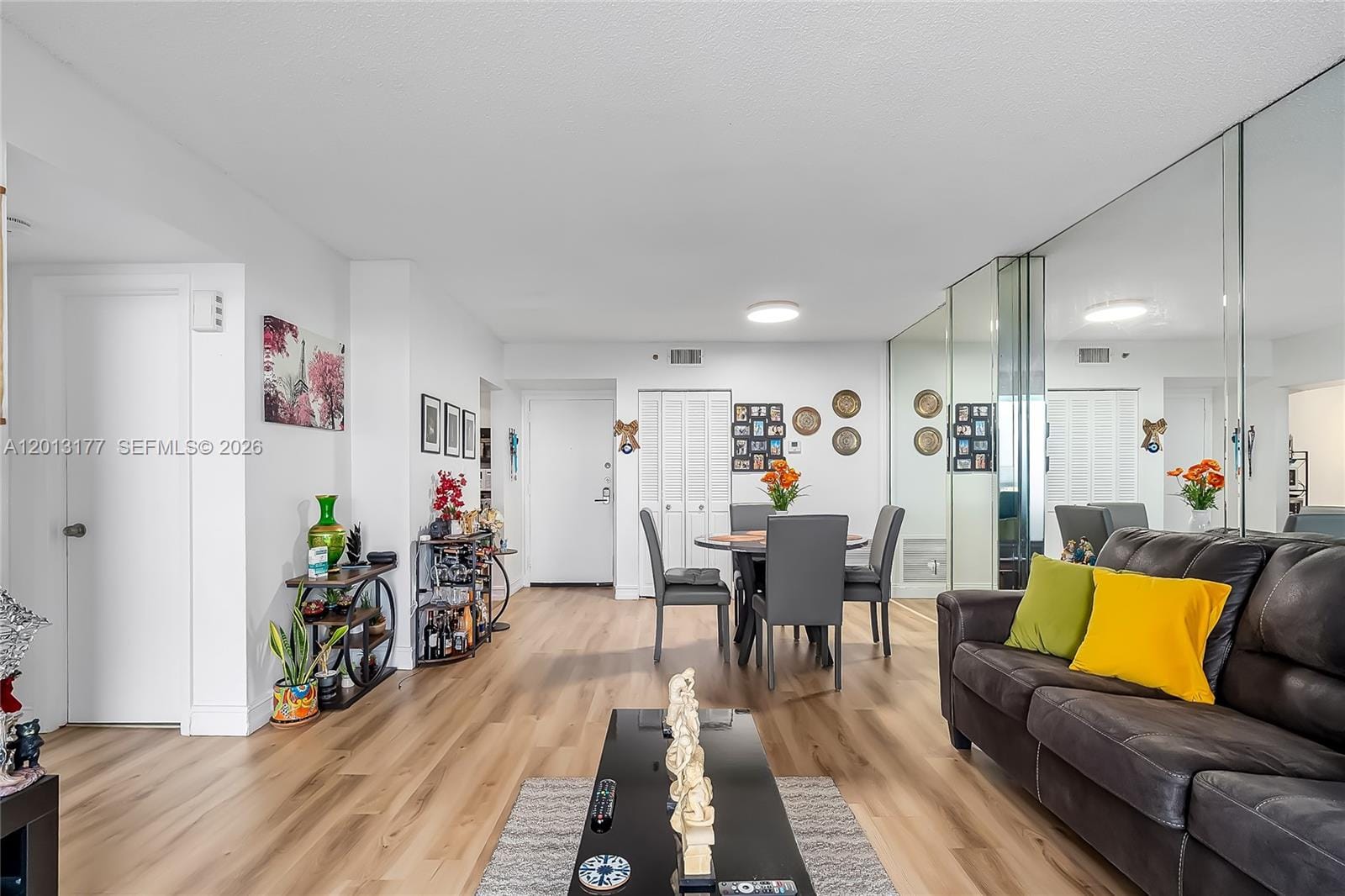 919 Hillcrest Drive 607 — photo 4