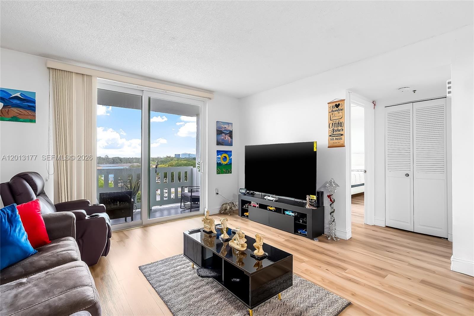 919 Hillcrest Drive 607 — photo 6