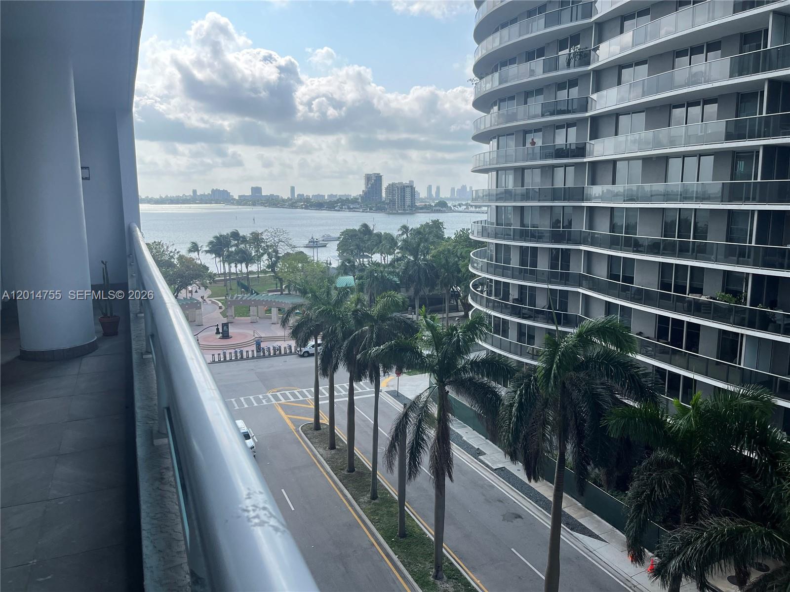 1800 N Bayshore Drive 614, Miami, FL 33132, Miami