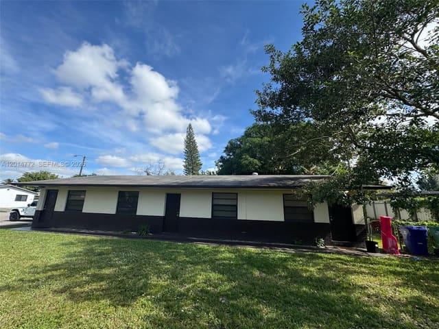 6134 SW 40th Court, sold in Sun Land Park, Miramar, FL