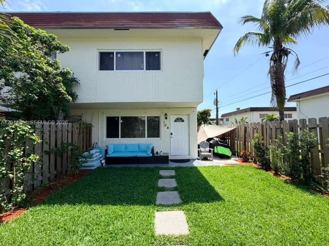 1500 NE 151st Street 104, The Lofts Town Villas, Miami, FL